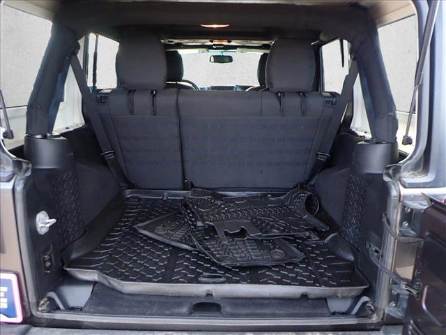 Used 2016 Jeep Wrangler Unlimited Rubicon w/ Connectivity Group image 8