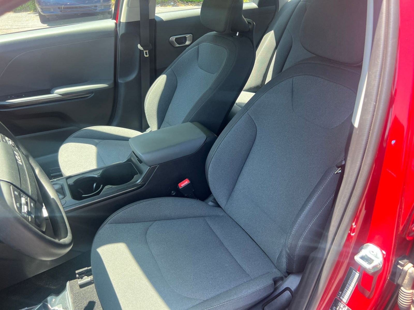 Used 2025 Kia K4 FWD image 32