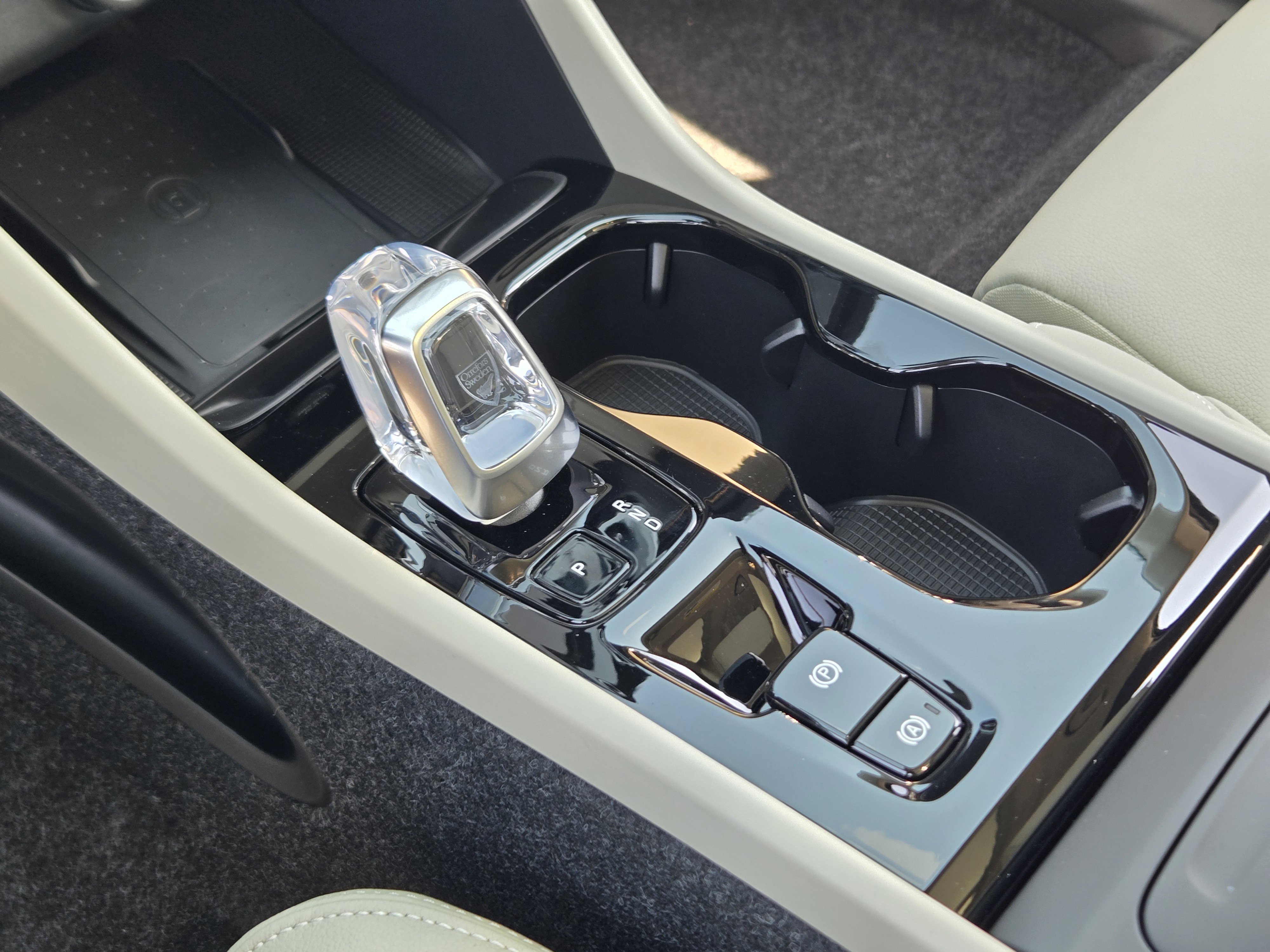 New 2026 Volvo XC40 B5 Plus w/ Protection Package Premier image 23