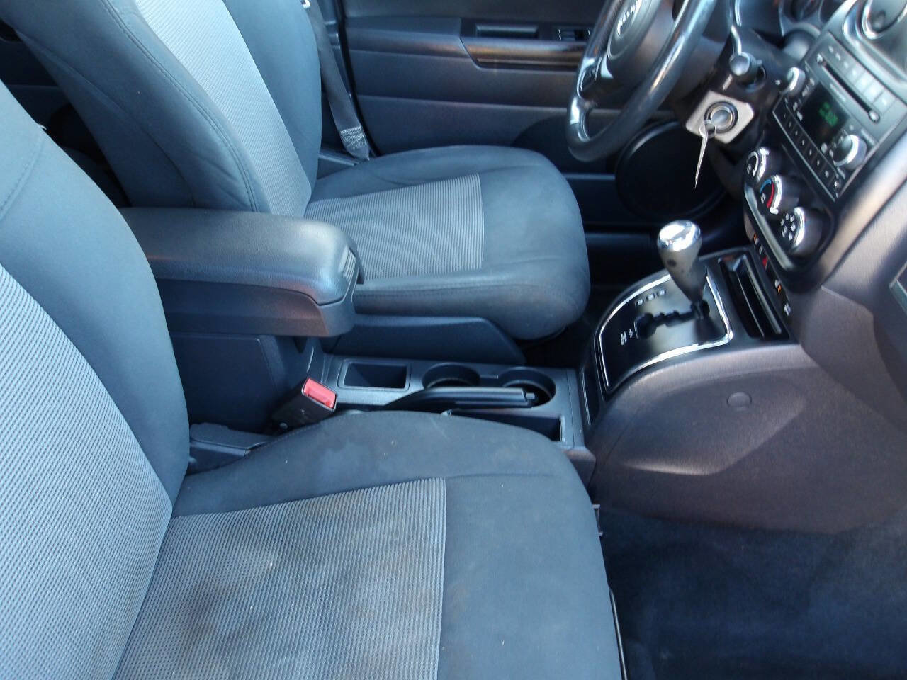 Used 2012 Jeep Compass Latitude w/ Sun/Sound Group image 18