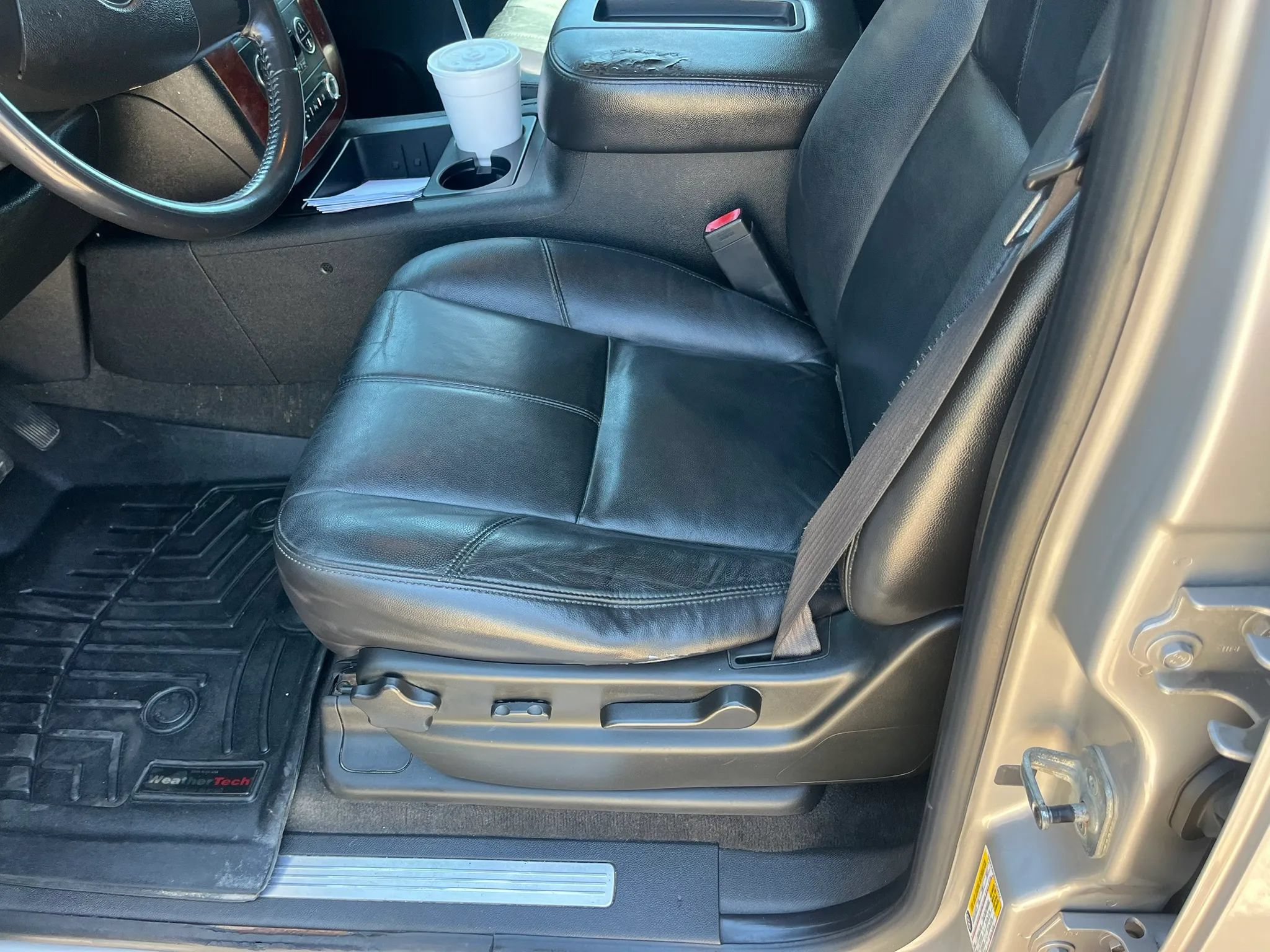 Used 2009 Chevrolet Suburban LT AWD/4WD image 12
