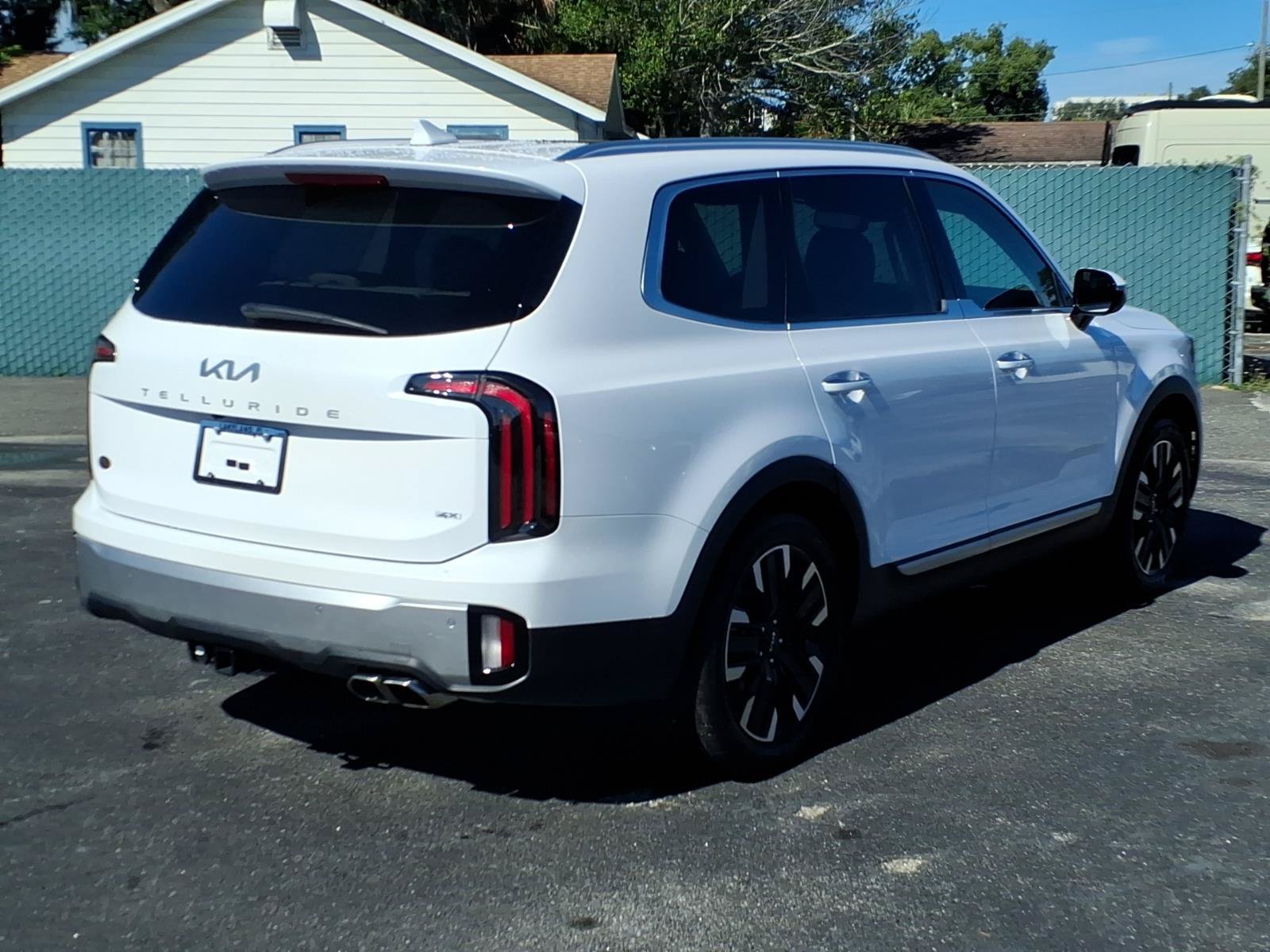 Used 2024 Kia Telluride SX w/ Towing Package AWD/4WD image 5