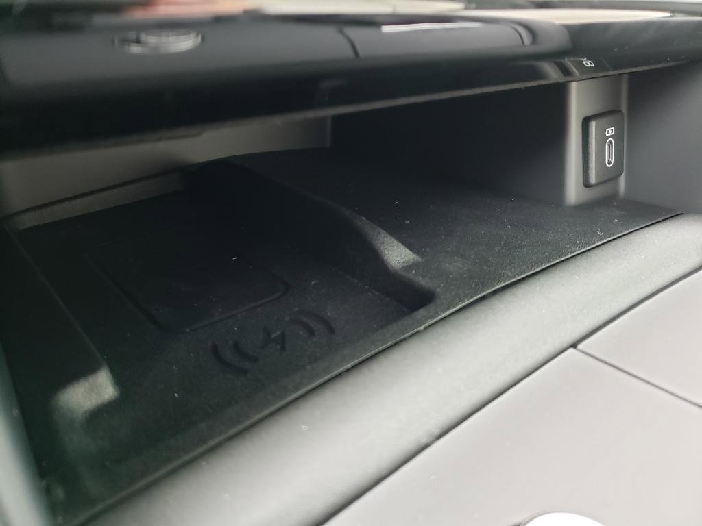 New 2026 Land Rover Discovery Limited Edition image 21