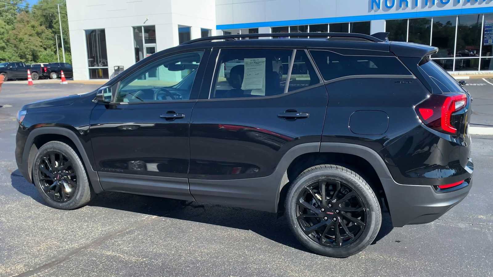 Certified 2023 GMC Terrain SLT w/ Elevation Edition AWD/4WD image 6
