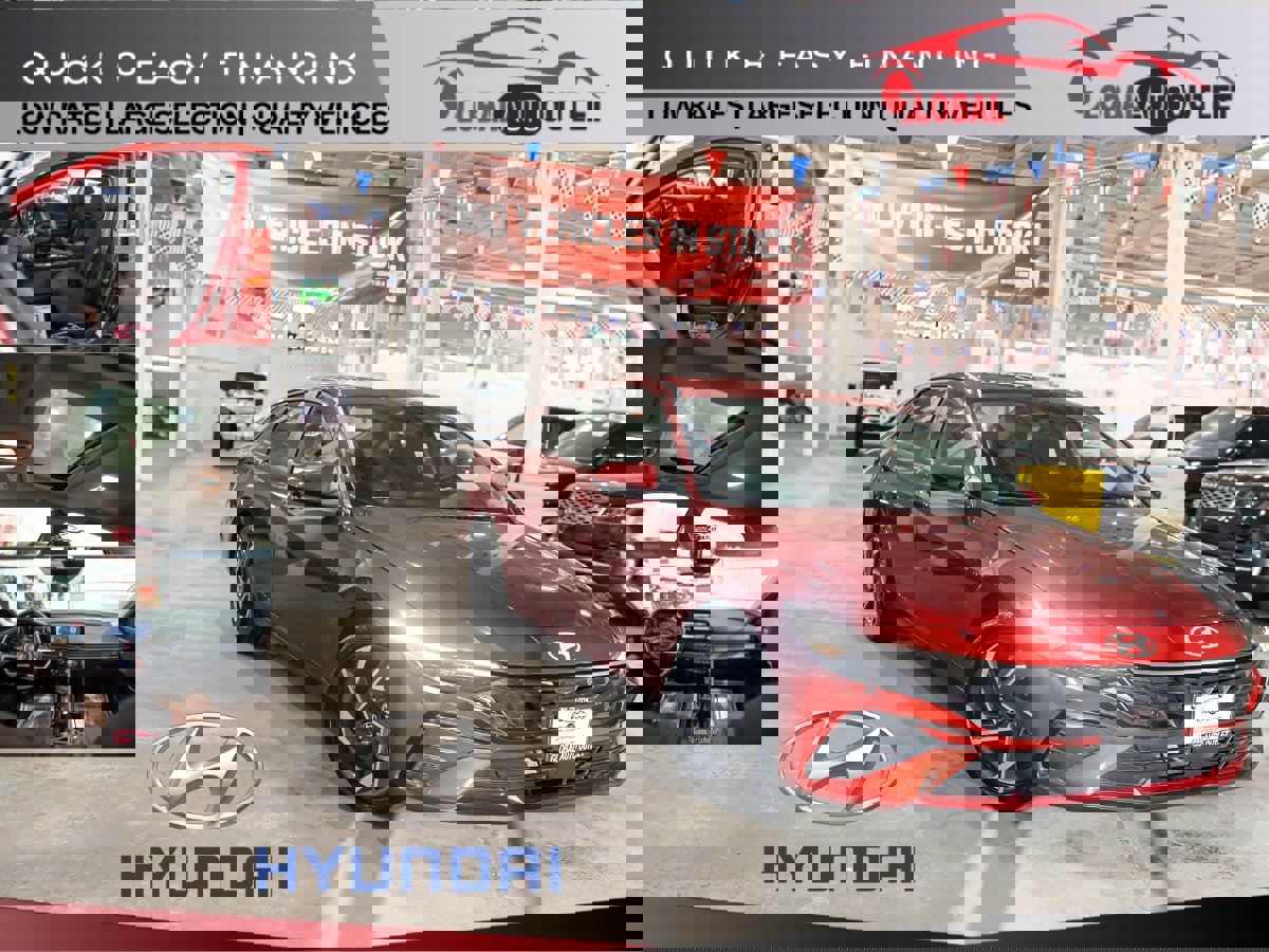 Used 2025 Hyundai Elantra SEL image 1