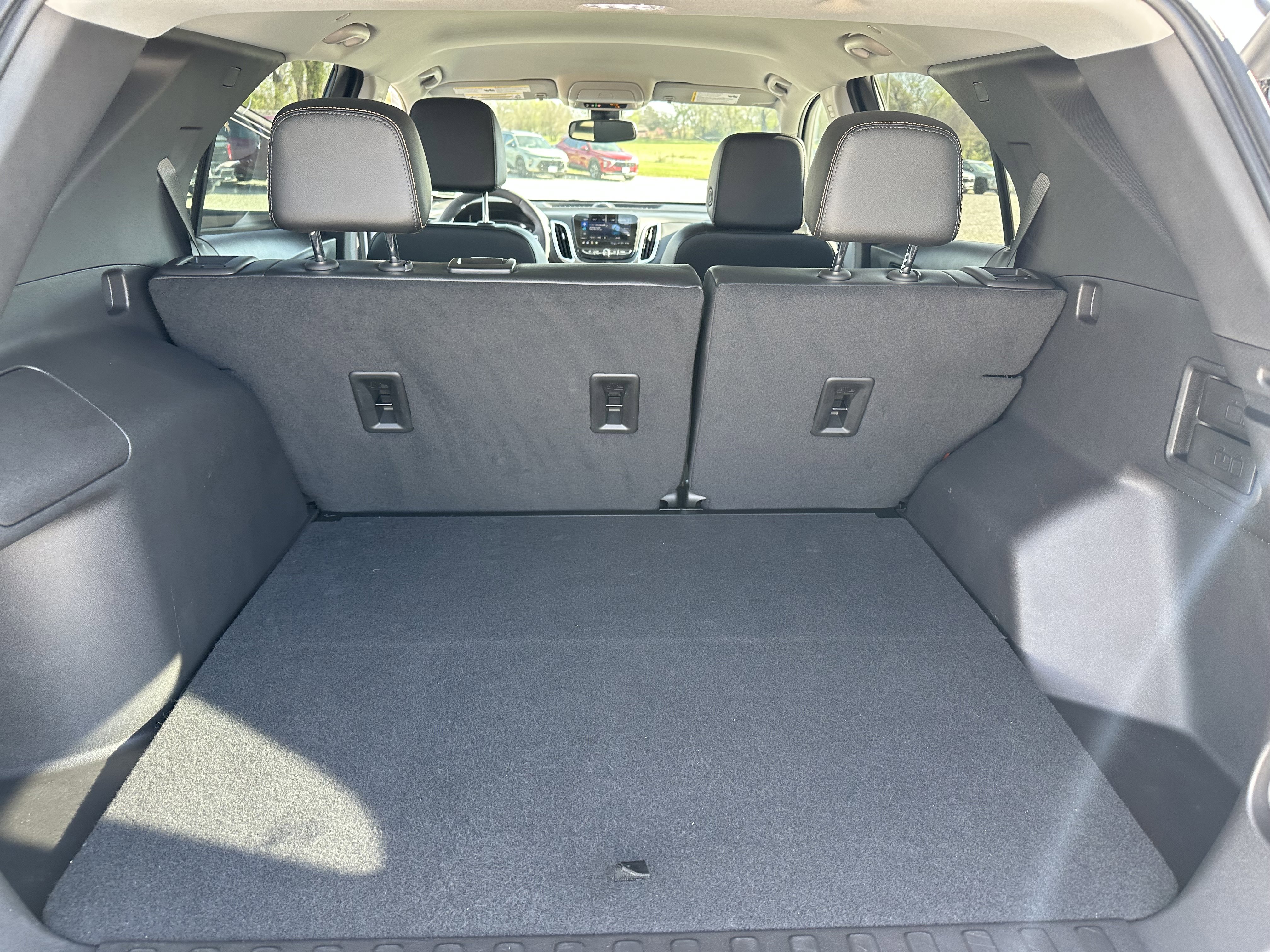Used 2024 Chevrolet Equinox Premier AWD/4WD image 25