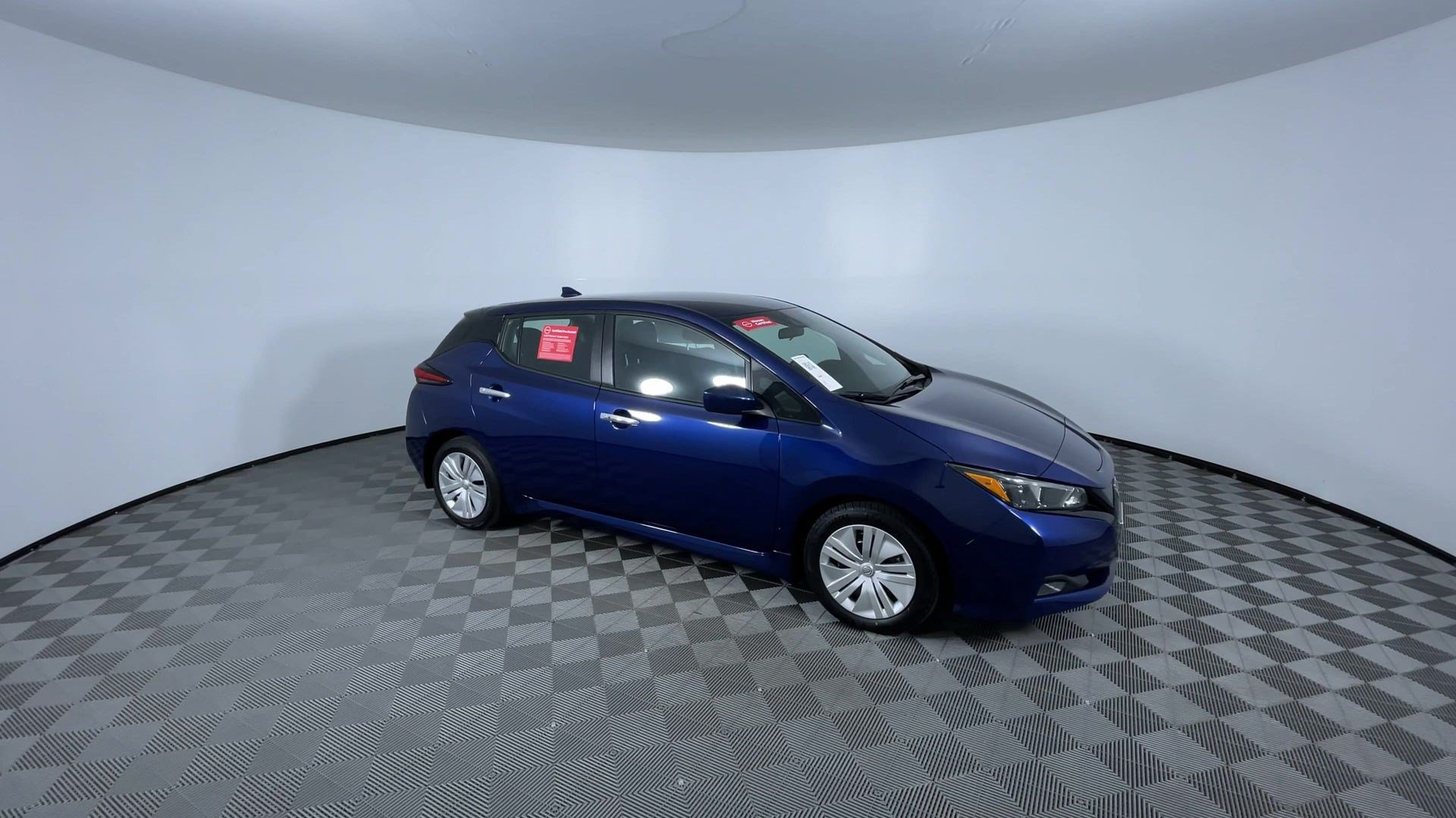 Certified 2025 Nissan Leaf S FWD image 2