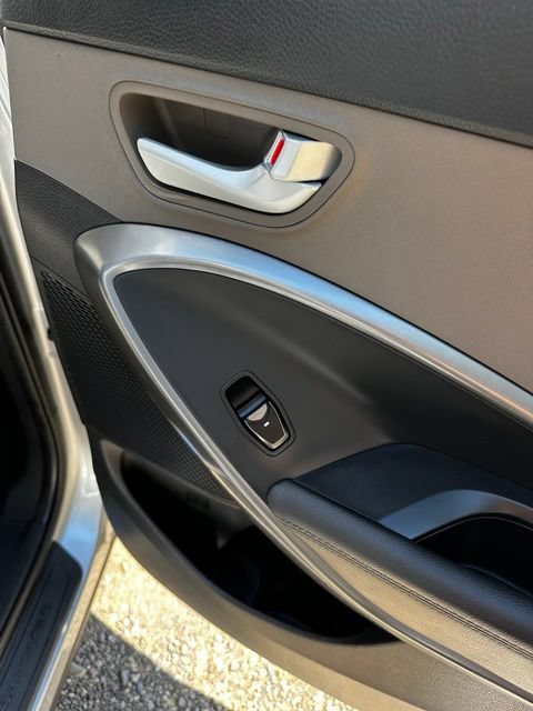 Used 2018 Hyundai Santa Fe Sport w/ 2.4L Value Package 02 AWD/4WD image 17