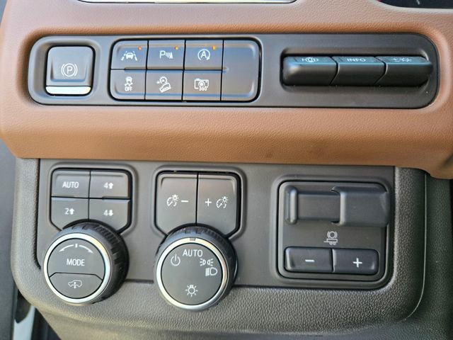 Used 2023 Chevrolet Tahoe High Country image 23