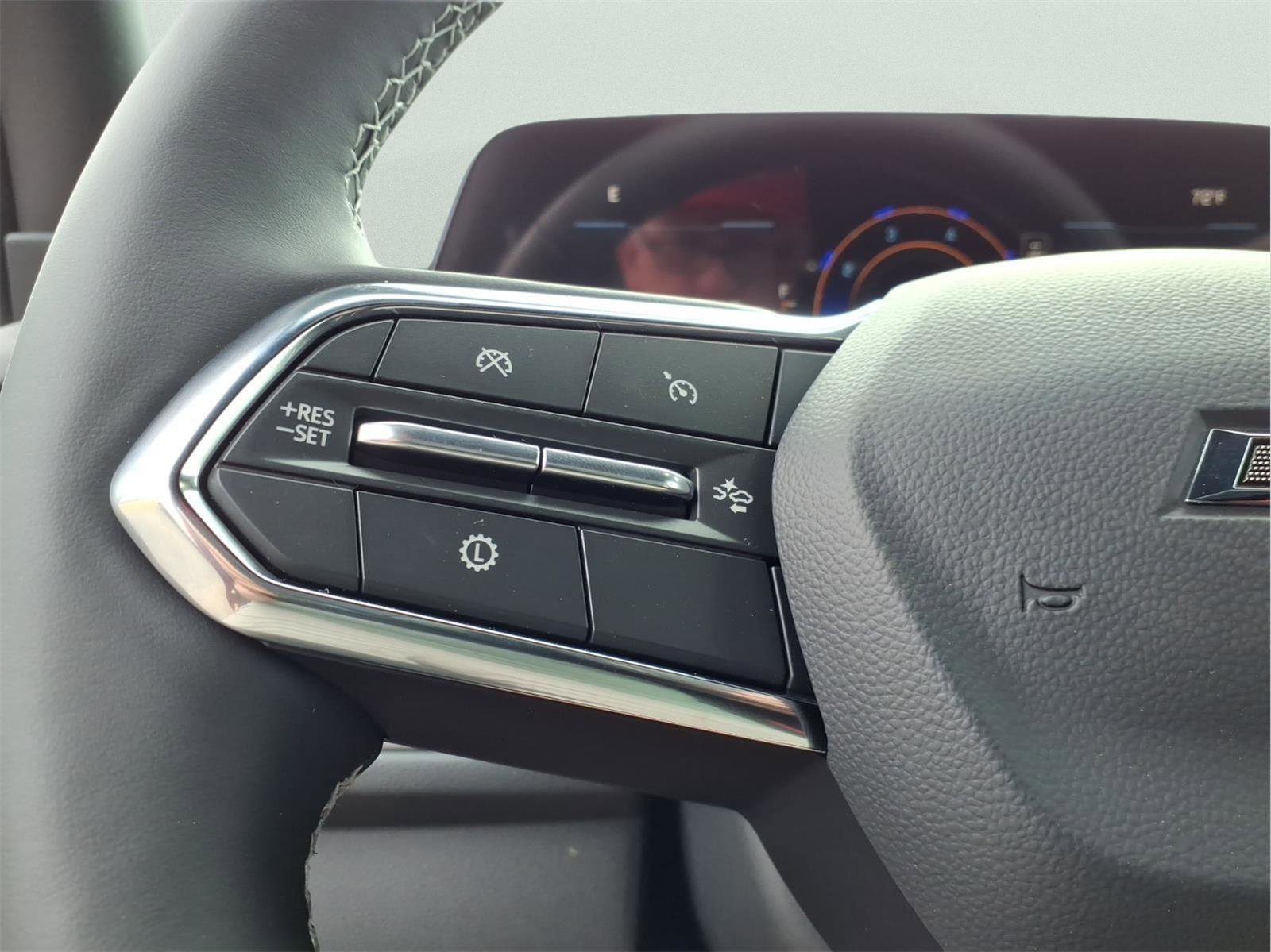 New 2026 Chevrolet Traverse LT image 16