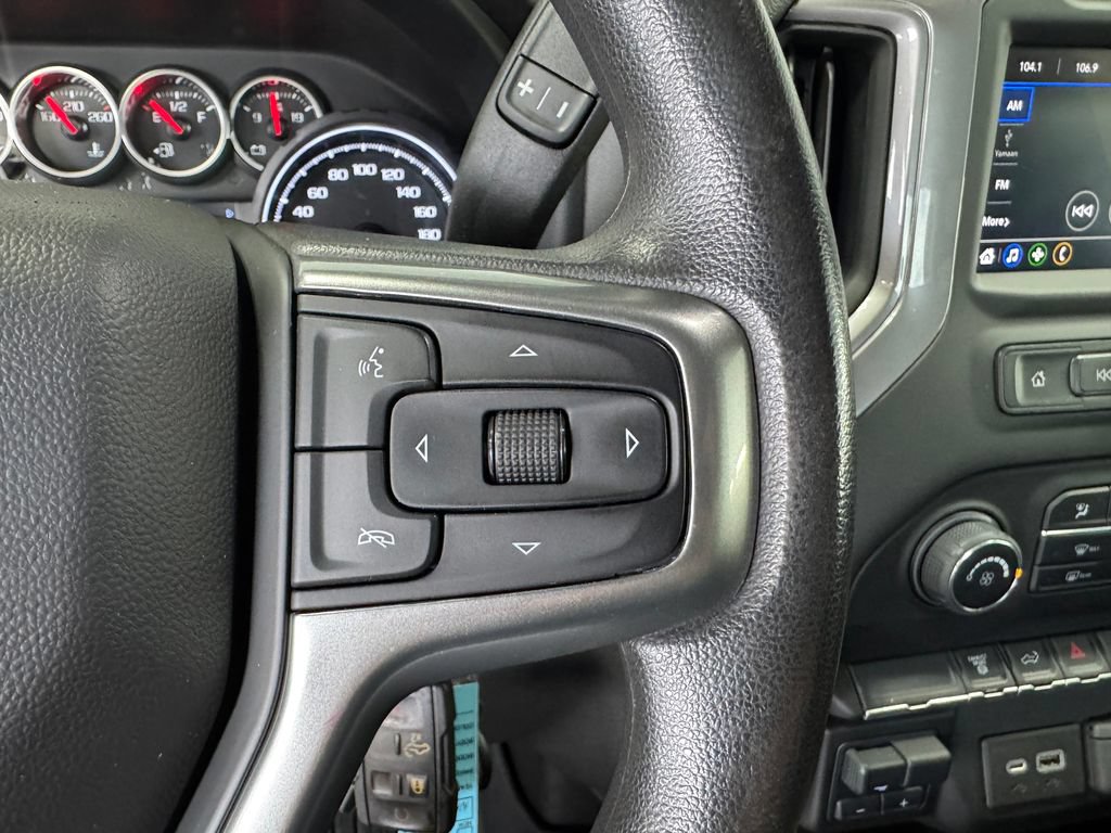 Used 2022 Chevrolet Silverado 2500 Custom w/ Custom Value Package AWD/4WD image 17