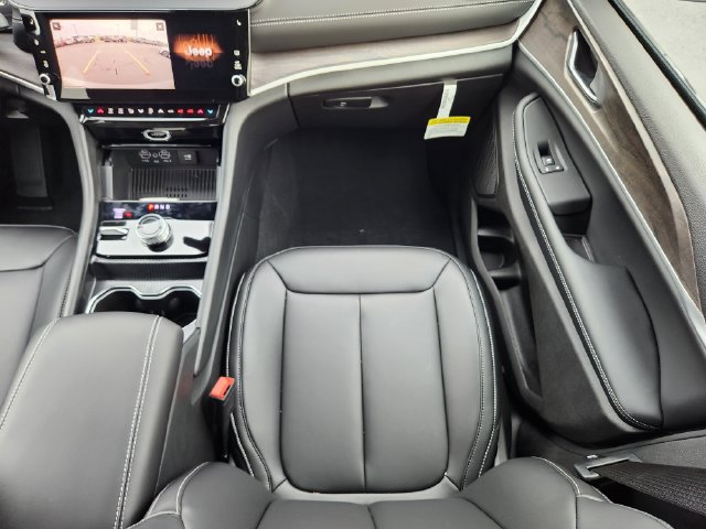 New 2027 Jeep Grand Cherokee L Limited AWD/4WD image 17