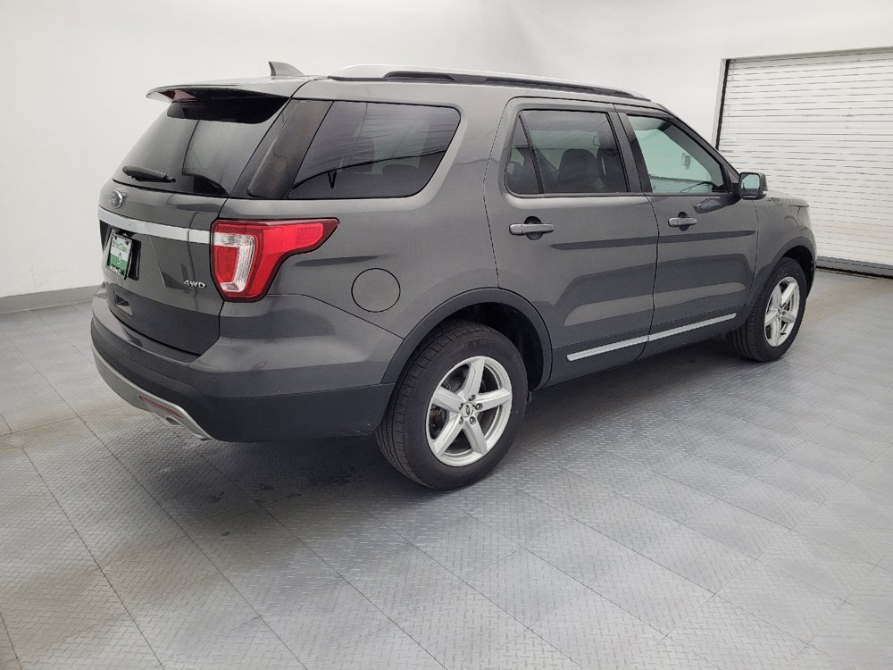 Used 2017 Ford Explorer XLT w/ Equipment Group 202A image 10