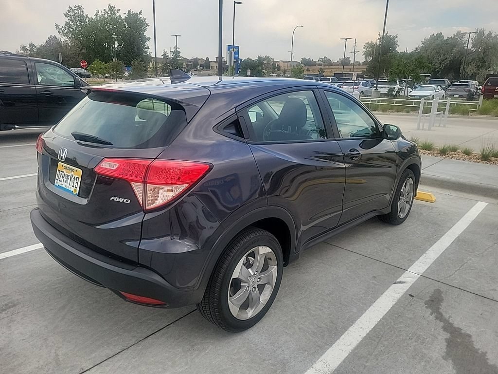 Used 2017 Honda HR-V LX image 6