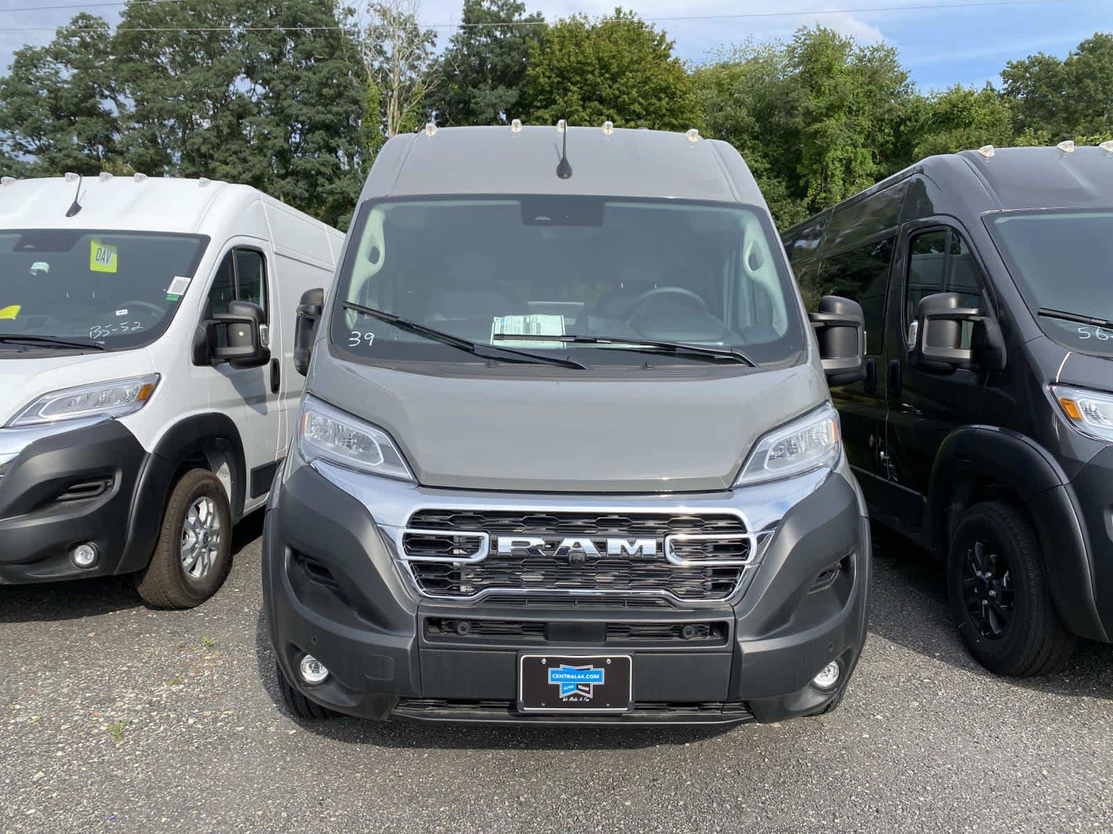 Used 2025 RAM ProMaster 3500 w/ Quick Order Package 22H SLT+ FWD image 2