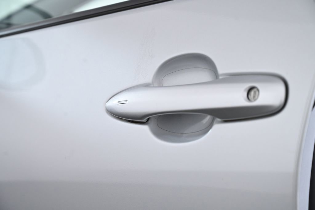 Used 2022 Toyota Prius Prime XLE image 15