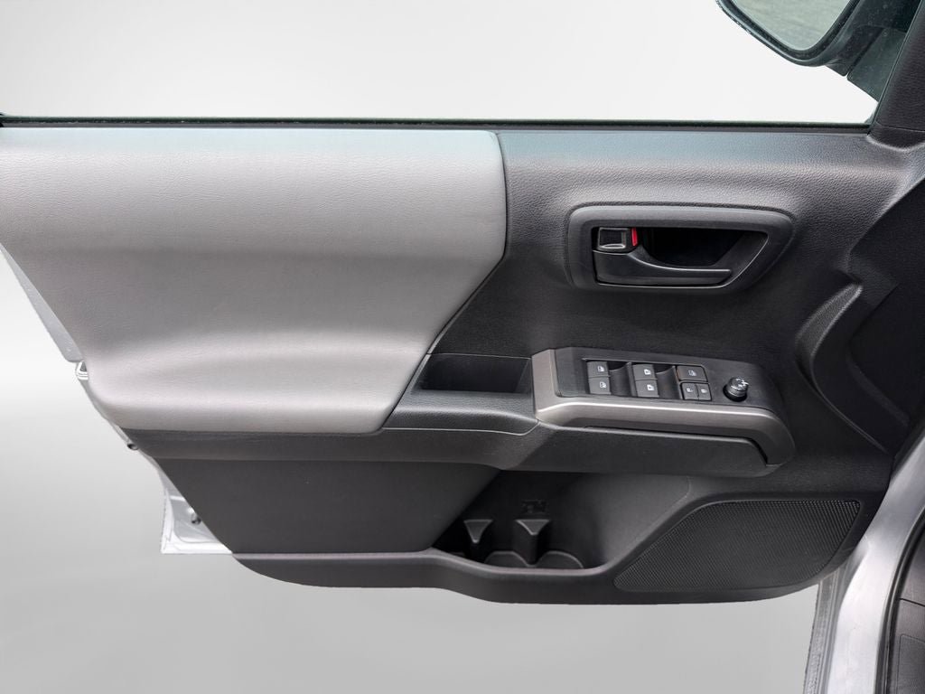 Certified 2023 Toyota Tacoma SR5 AWD/4WD image 17