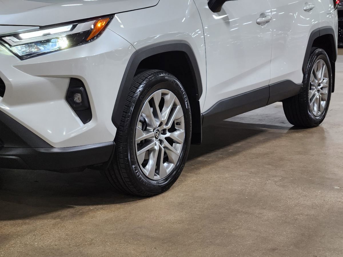 Used 2024 Toyota RAV4 XLE Premium image 17