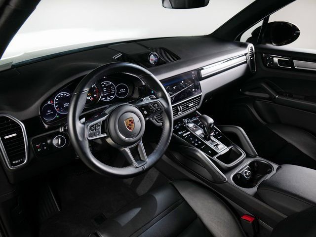Certified 2023 Porsche Cayenne Platinum Edition image 20