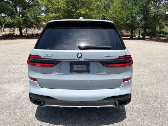 Used 2024 BMW X7 xDrive40i w/ M Sport Package AWD/4WD image 4