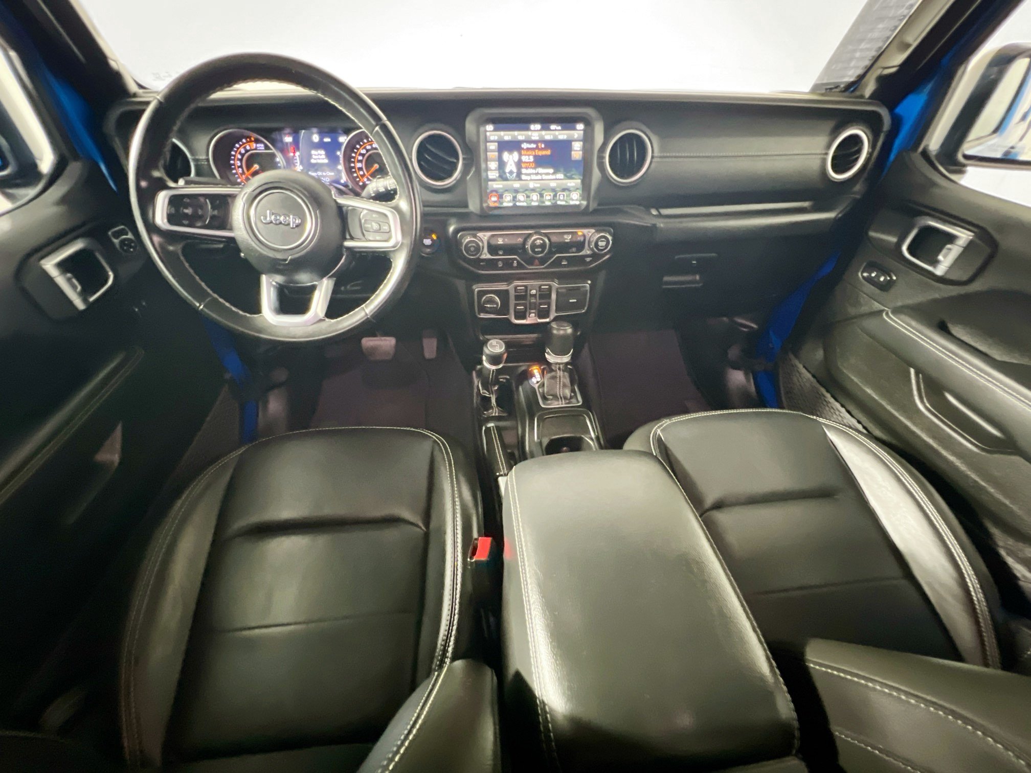 Used 2022 Jeep Wrangler Unlimited Sahara w/ LED Lighting Group AWD/4WD image 28