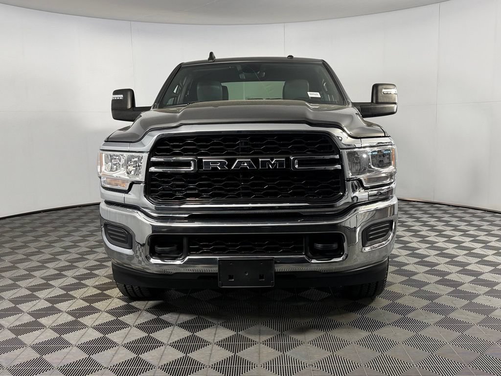 Used 2024 RAM 3500 Tradesman w/ Chrome Appearance Group AWD/4WD image 10