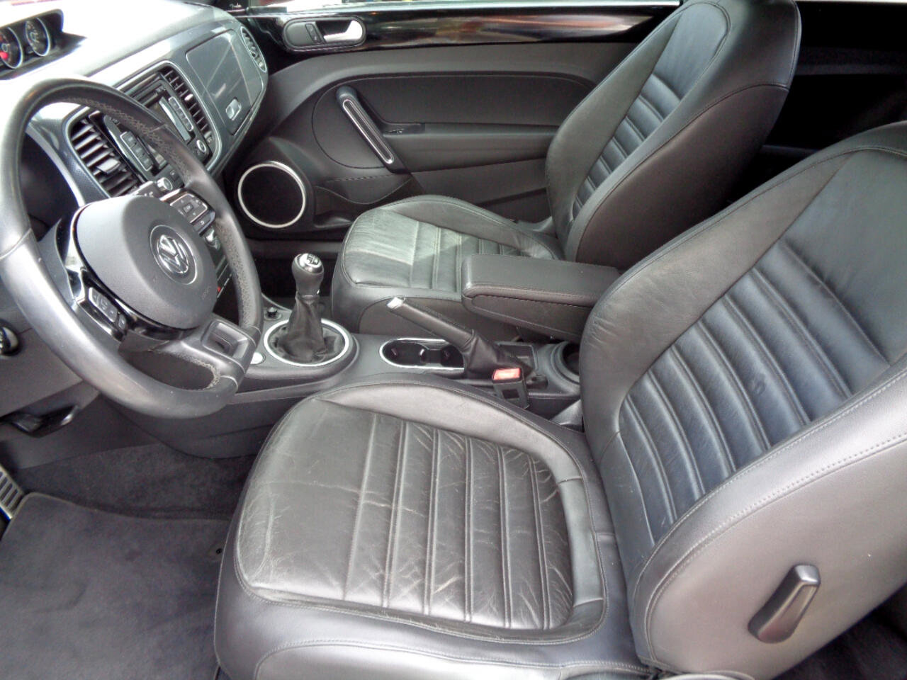 Used 2012 Volkswagen Beetle 2.0T image 23