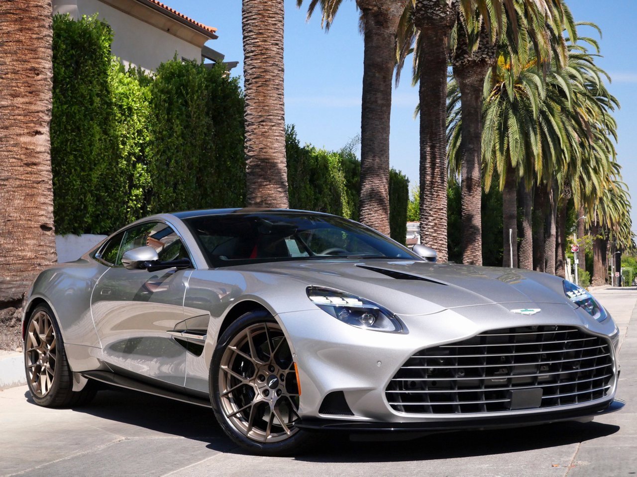 New 2025 Aston Martin Vanquish image 1