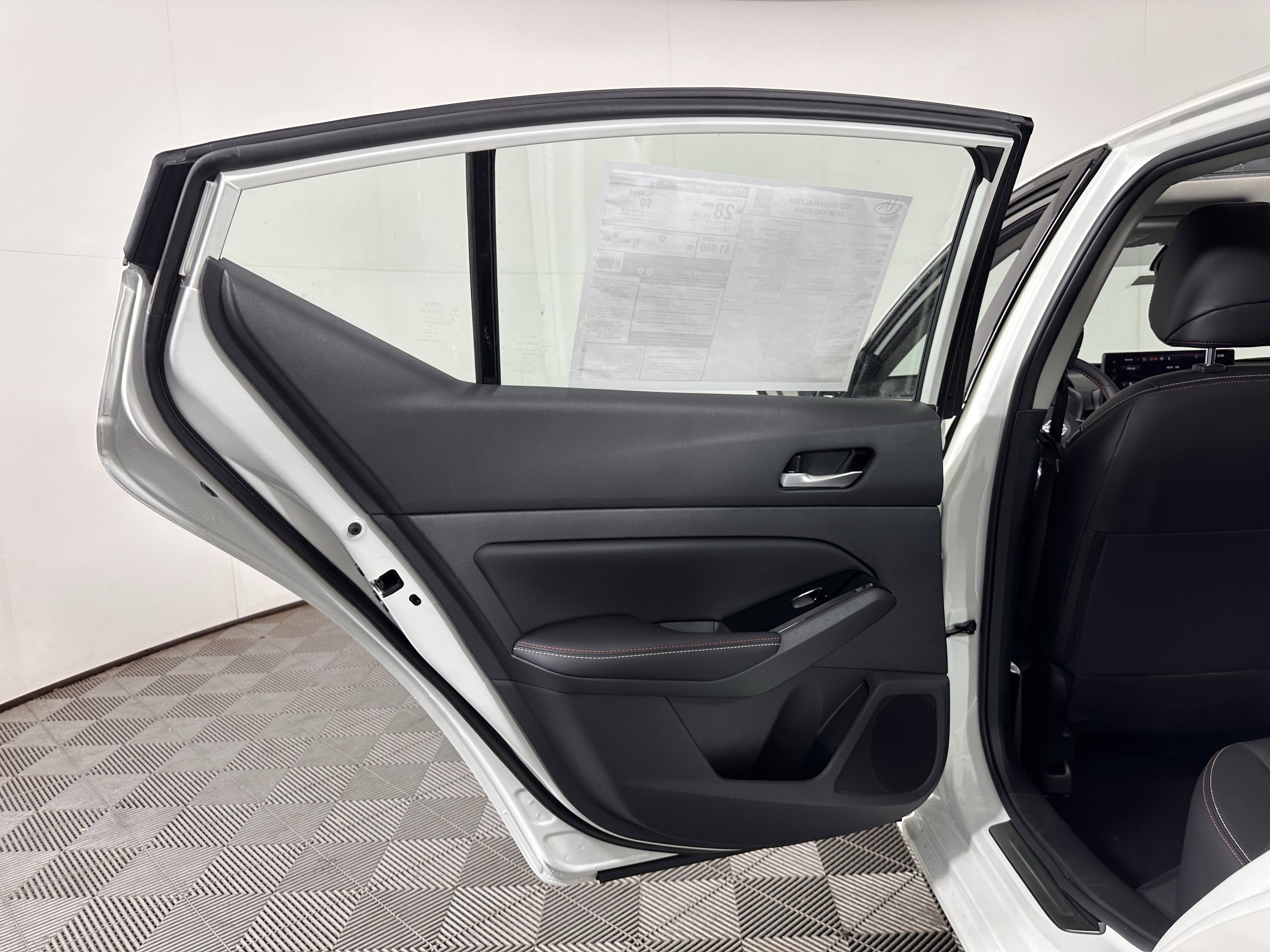 New 2025 Nissan Altima 2.5 SR w/ SR Premium Package image 17