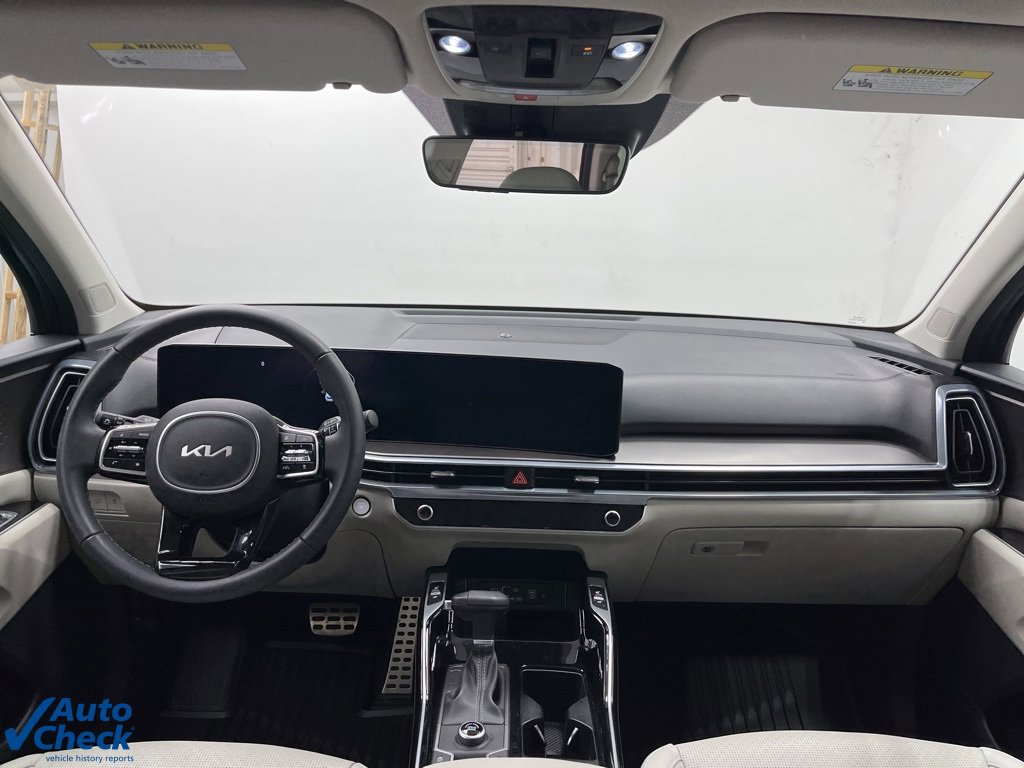 Used 2025 Kia Sorento SX image 19