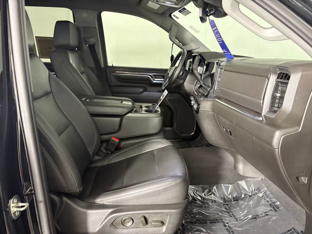 Used 2024 Chevrolet Silverado 2500 LTZ AWD/4WD image 35