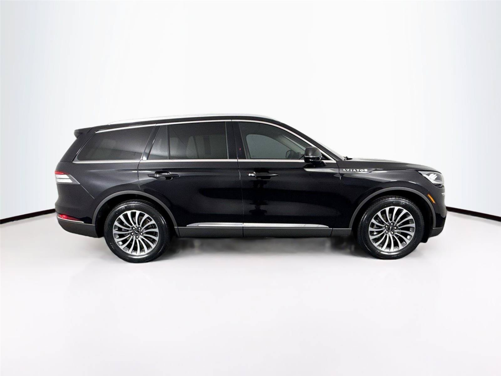 Used 2022 Lincoln Aviator Reserve AWD/4WD image 11