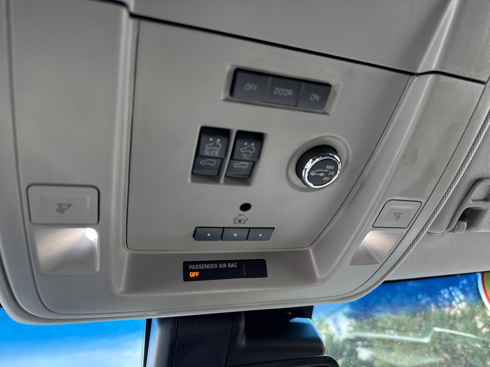 Used 2016 Chevrolet Suburban LTZ image 30