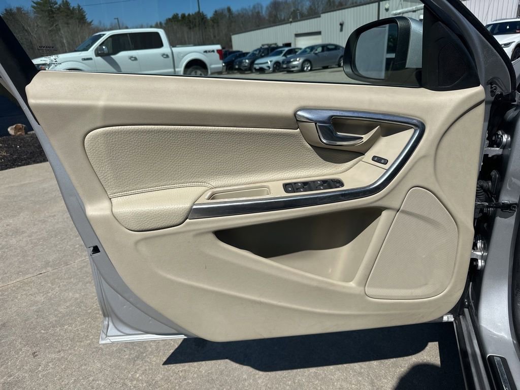 Used 2014 Volvo S60 T5 FWD image 12