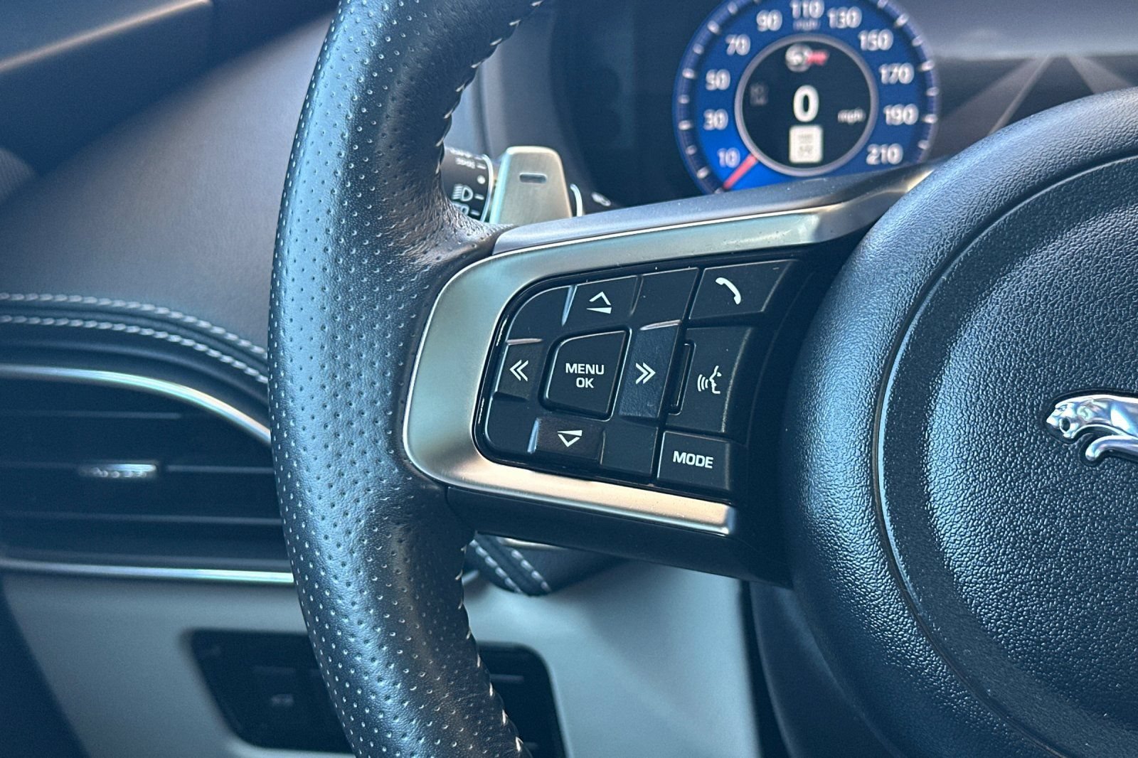Used 2020 Jaguar F-PACE SVR AWD/4WD image 33