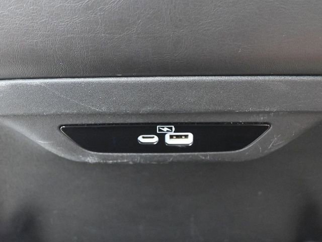 Used 2023 Chrysler Pacifica Touring-L image 23