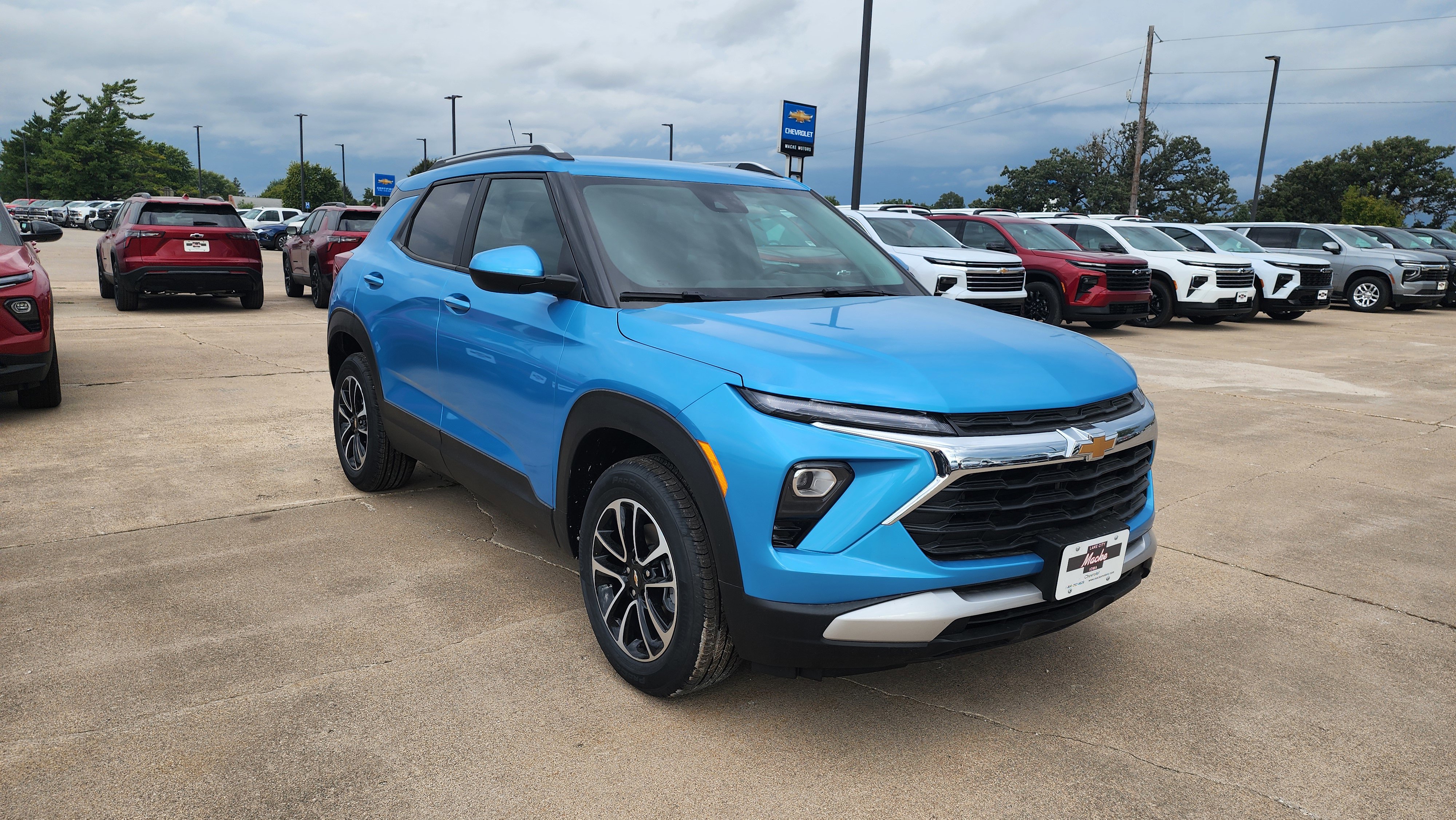 New 2026 Chevrolet TrailBlazer LT w/ Convenience Package AWD/4WD image 3