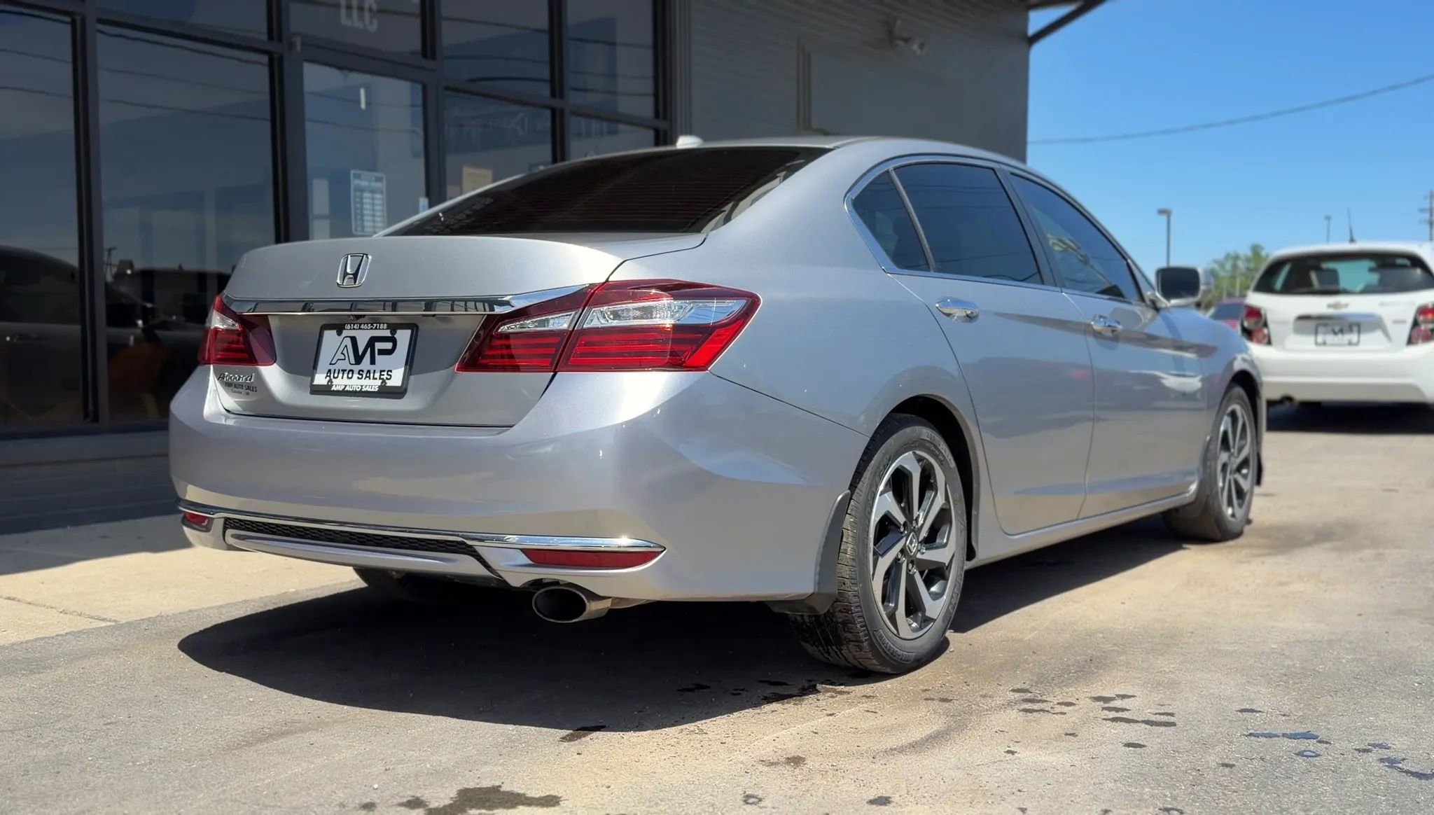 Used 2017 Honda Accord EX-L image 2
