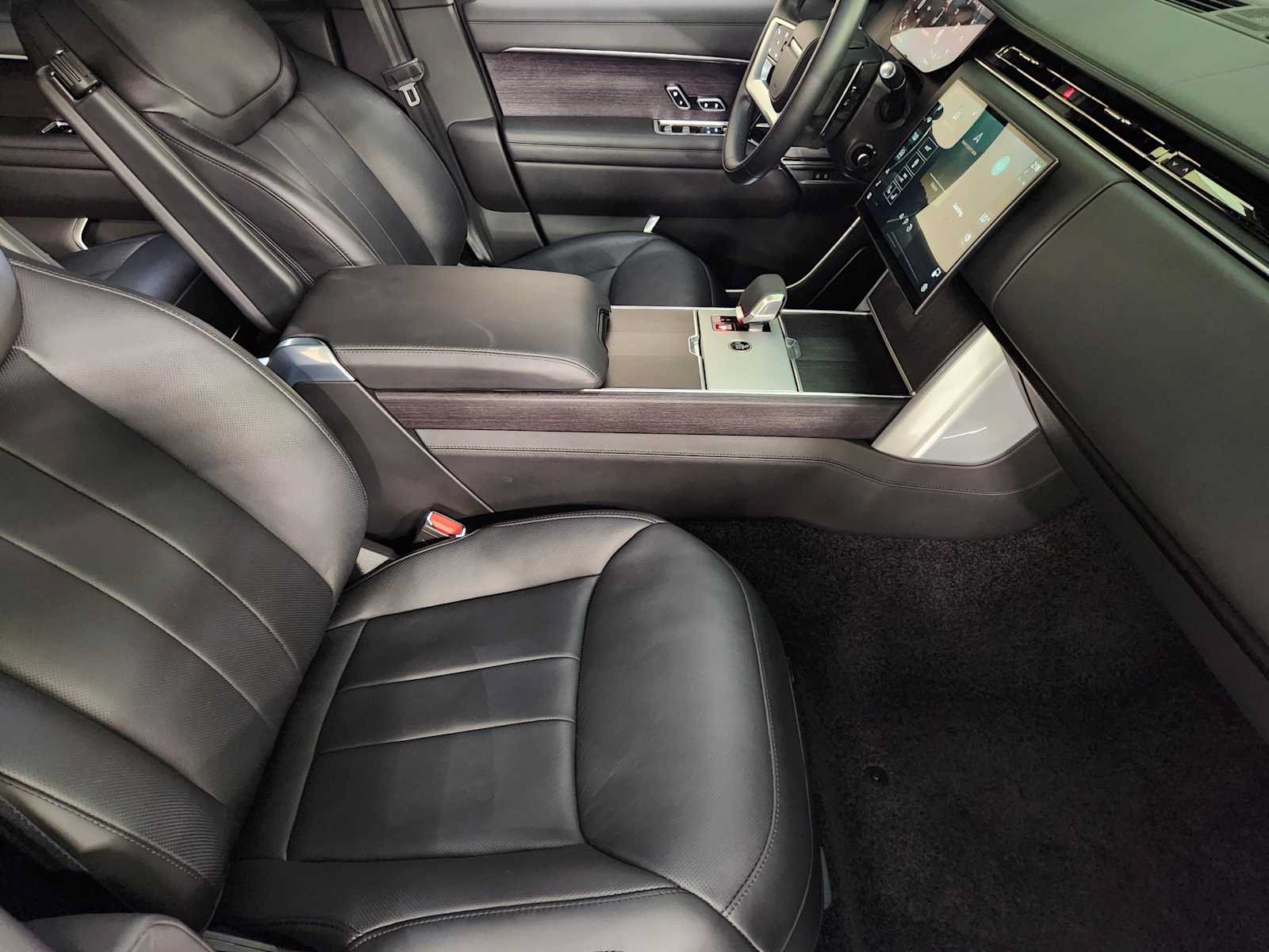 Used 2025 Land Rover Range Rover Long Wheelbase Autobiography AWD/4WD image 6
