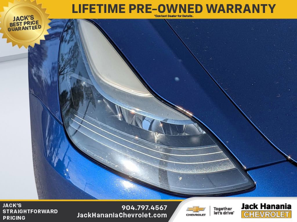 Used 2022 Tesla Model 3 Standard Range image 9