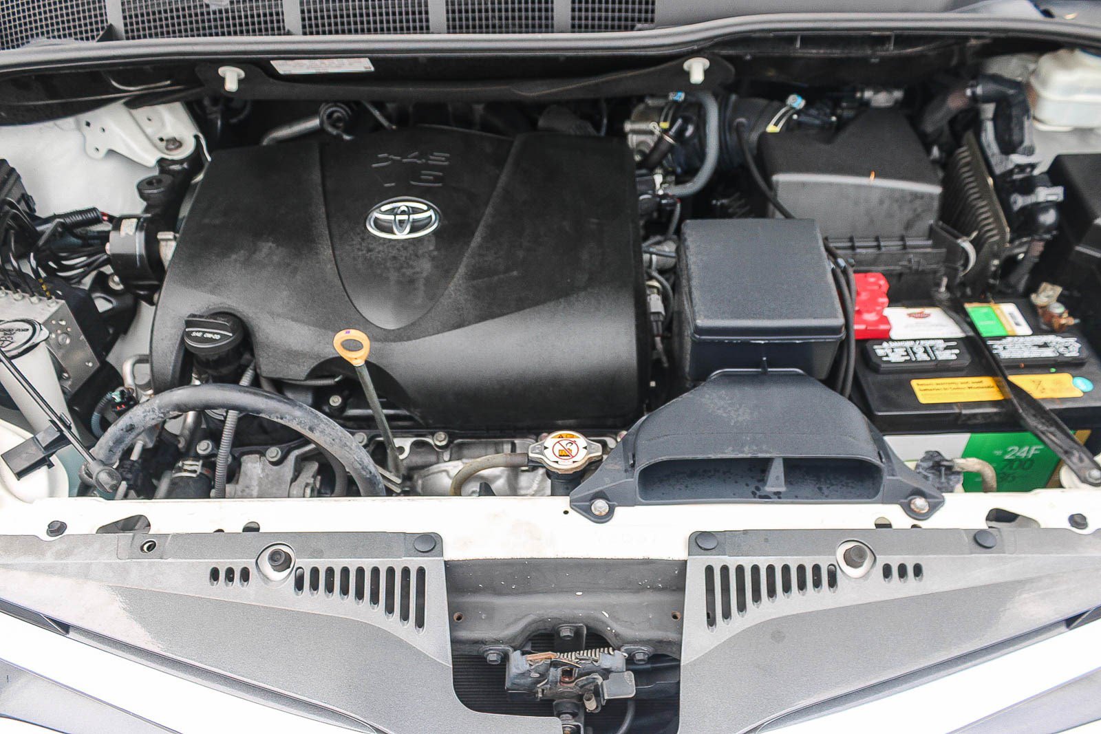 Used 2020 Toyota Sienna Limited Premium w/ Carpet Mat Package FWD image 27