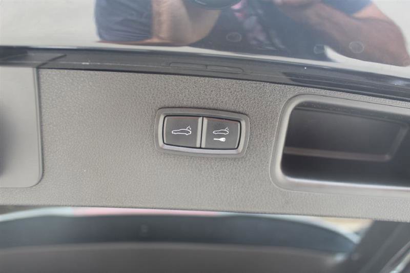 Used 2016 Porsche Macan S image 30