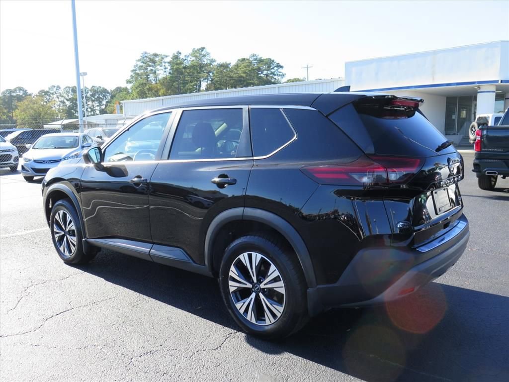 Used 2023 Nissan Rogue SV image 5