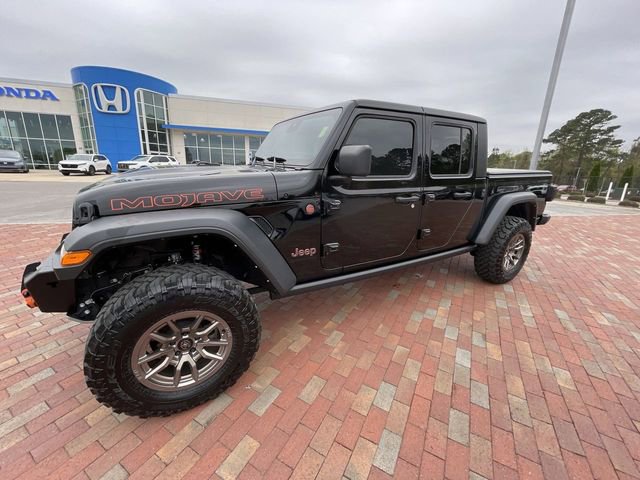 Used 2024 Jeep Gladiator Mojave w/ Technology Group AWD/4WD image 29