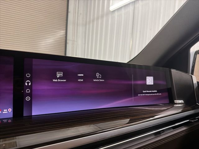 Certified 2026 Cadillac Escalade Luxury w/ LPO, Floor Liner Package image 33