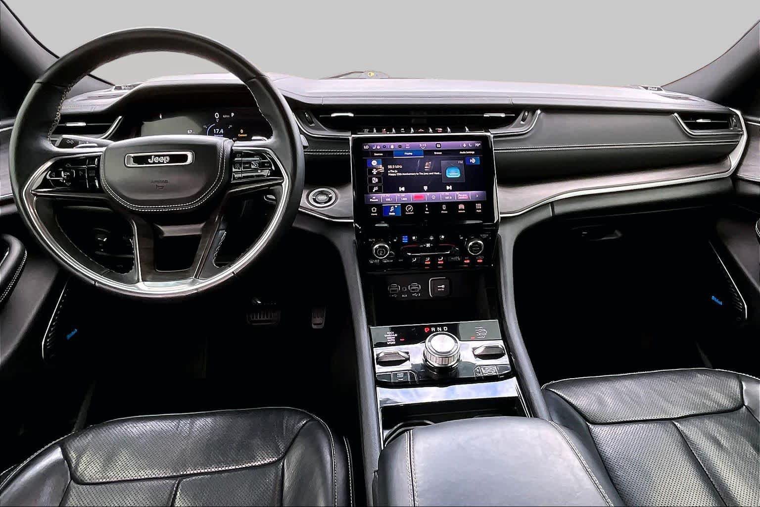 Used 2022 Jeep Grand Cherokee Overland AWD/4WD image 15
