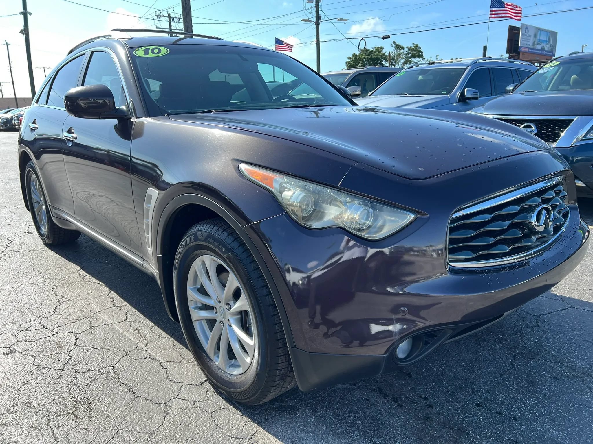 Used 2010 INFINITI FX35 AWD w/ Navigation Pkg image 4