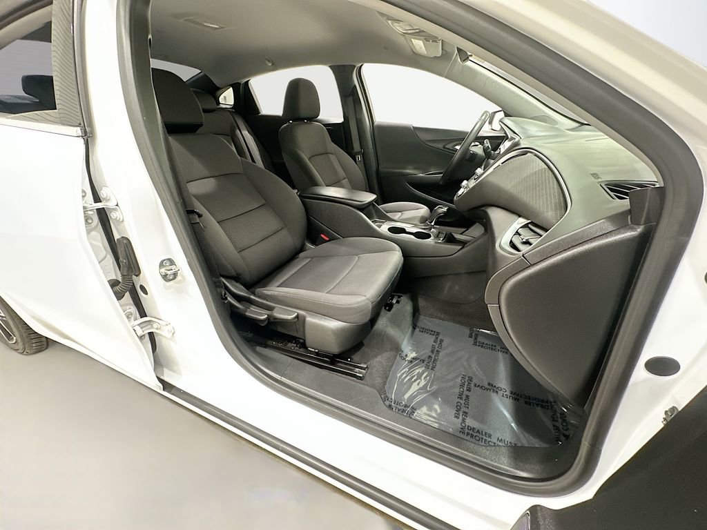 Used 2020 Chevrolet Malibu RS FWD image 28