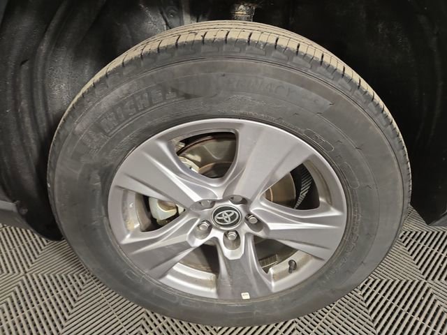 Used 2025 Toyota RAV4 XLE image 11