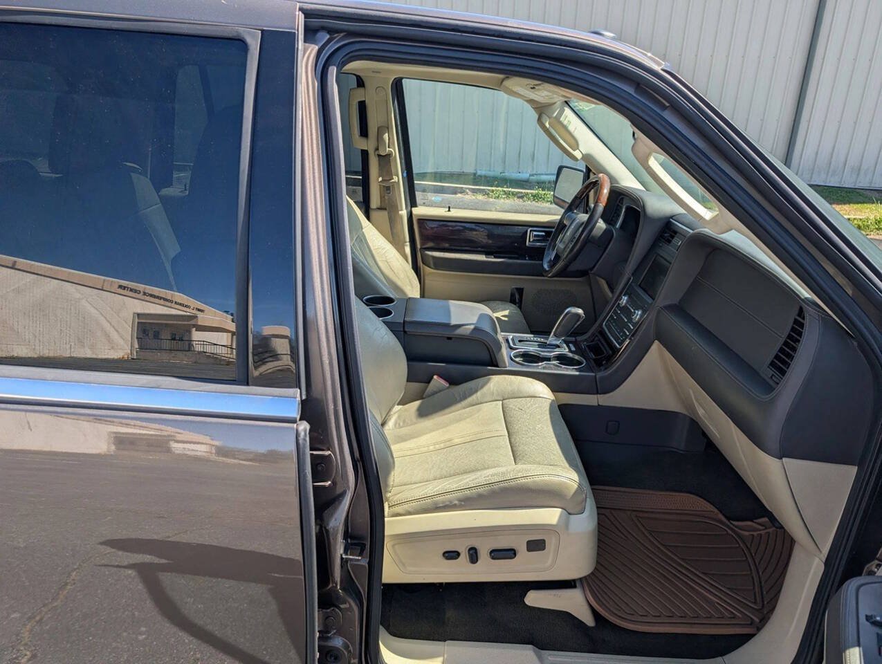 Used 2015 Lincoln Navigator L 2WD w/ Equipment Group 101A Reserve image 27